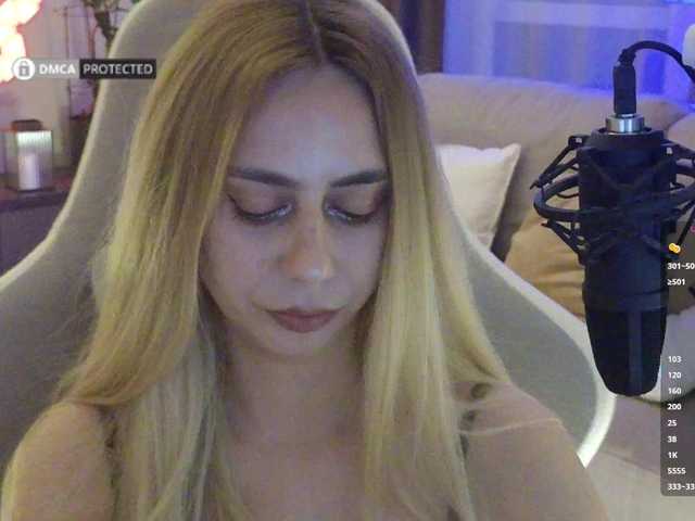 -Light-Fury- live cam on BongaCams