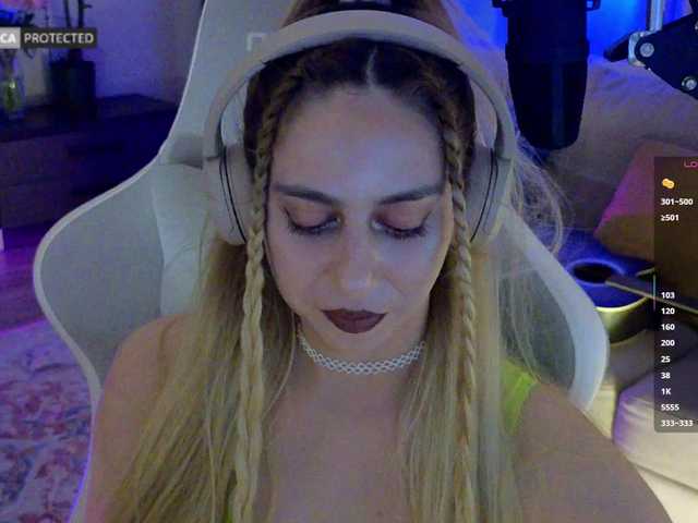 -Light-Fury- live cam on BongaCams