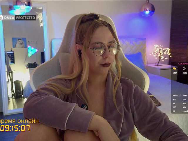 -Light-Fury- live cam on BongaCams