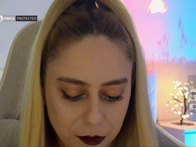 -Light-Fury- live cam on BongaCams