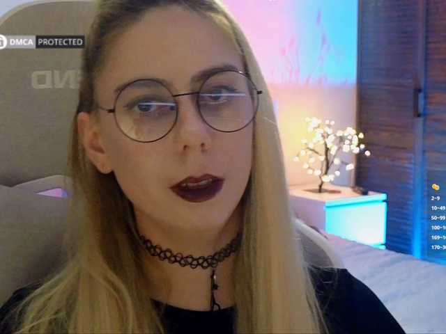 -Light-Fury- live cam on BongaCams