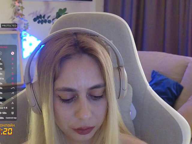 -Light-Fury-'s BongaCams show and profile