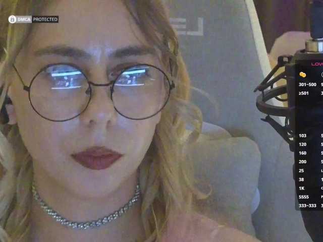 -Light-Fury- live cam on BongaCams