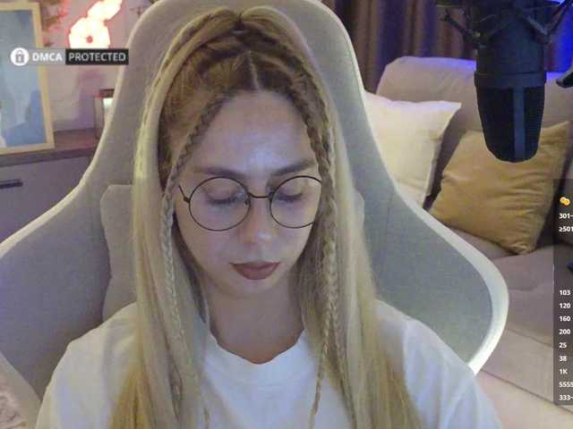 -Light-Fury- live cam on BongaCams