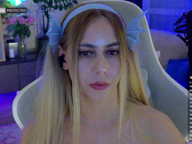 -Light-Fury- live cam on BongaCams