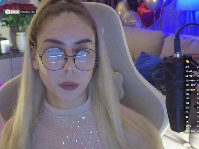 -Light-Fury- live cam
