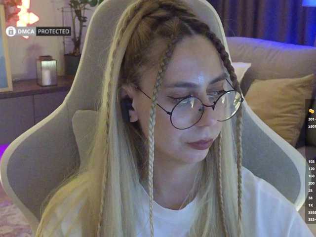 -Light-Fury- live cam on BongaCams