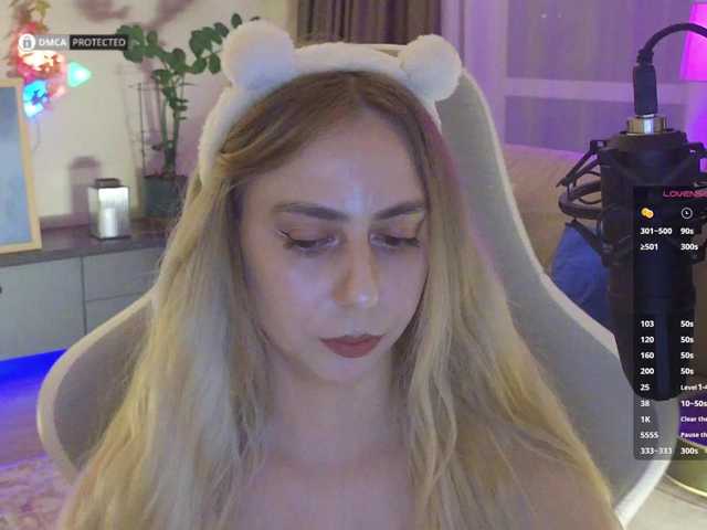 -Light-Fury- live cam on BongaCams