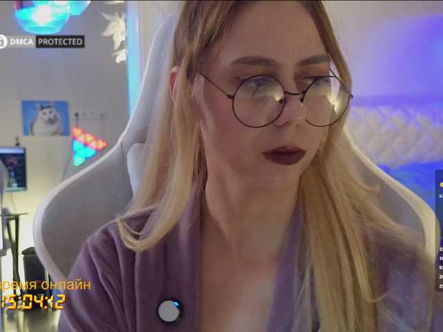 -Light-Fury- live cam on BongaCams