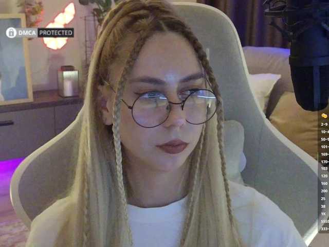-Light-Fury- live cam on BongaCams