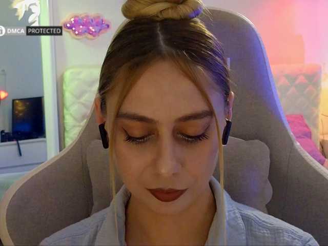 -Light-Fury- live cam on BongaCams