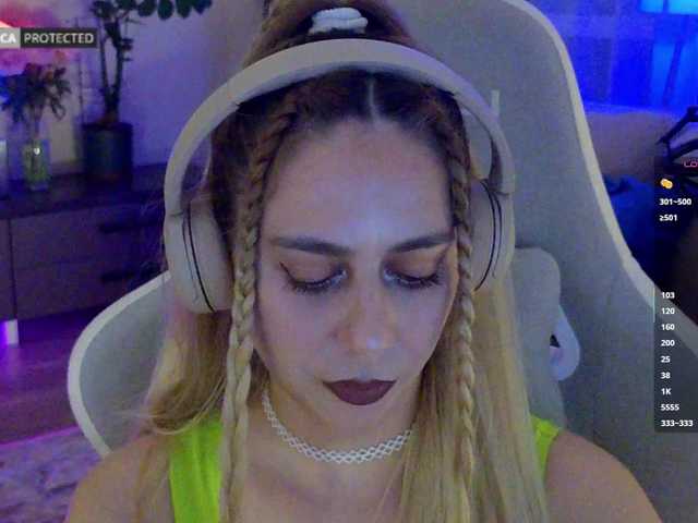 -Light-Fury- live cam on BongaCams