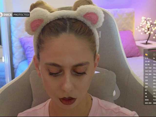 -Light-Fury- live cam on BongaCams