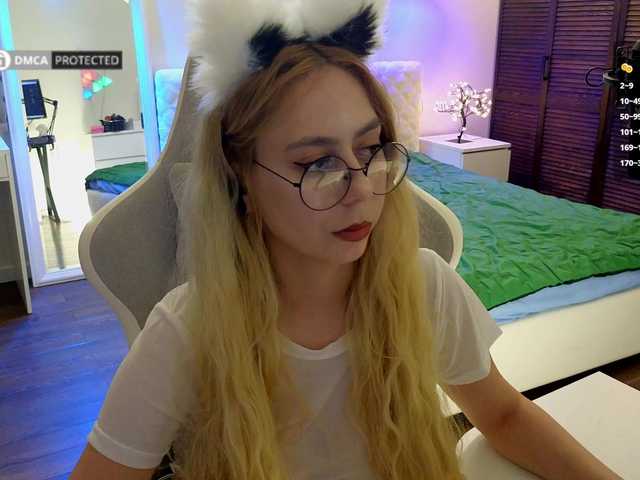 -Light-Fury- live cam on BongaCams