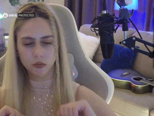 -Light-Fury- live webcam show