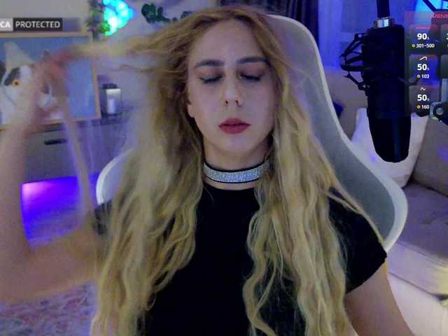 -Light-Fury- live cam