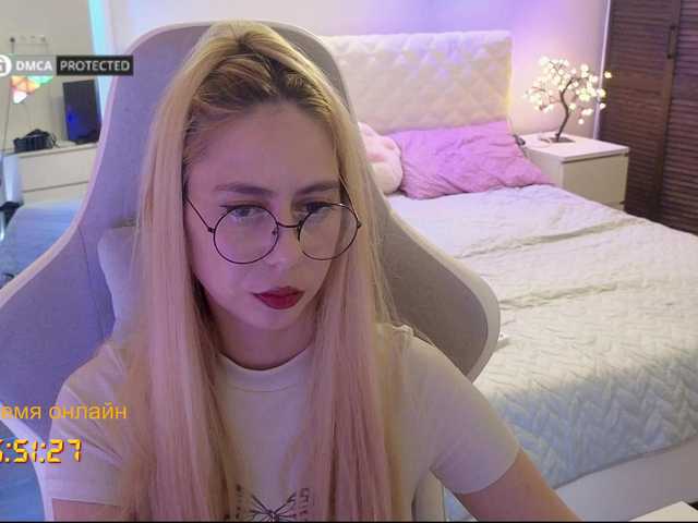 -Light-Fury- live cam on BongaCams