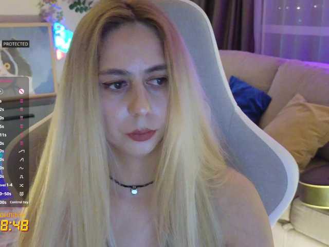 -Light-Fury-'s BongaCams show and profile