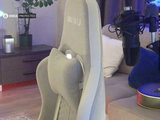 -Light-Fury- live webcam show