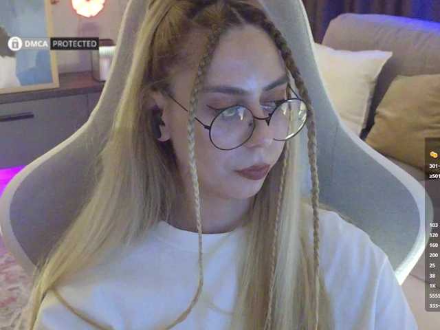 -Light-Fury- live cam on BongaCams