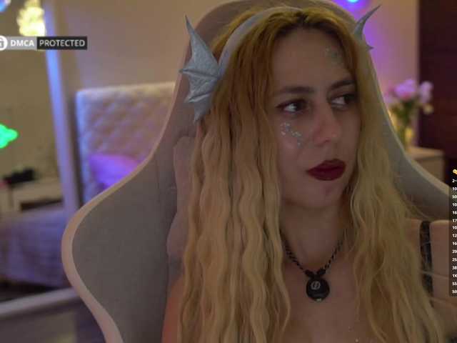 -Light-Fury- live cam on BongaCams