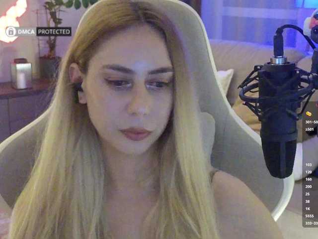 -Light-Fury- live cam on BongaCams