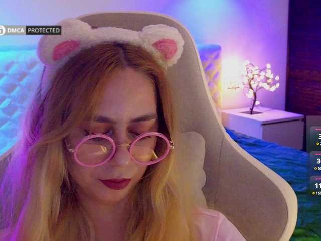 -Light-Fury- live cam on BongaCams