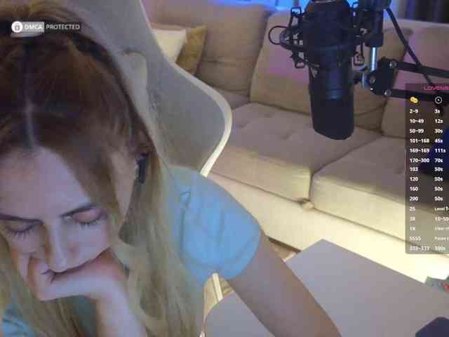 -Light-Fury- Sex Cam Show