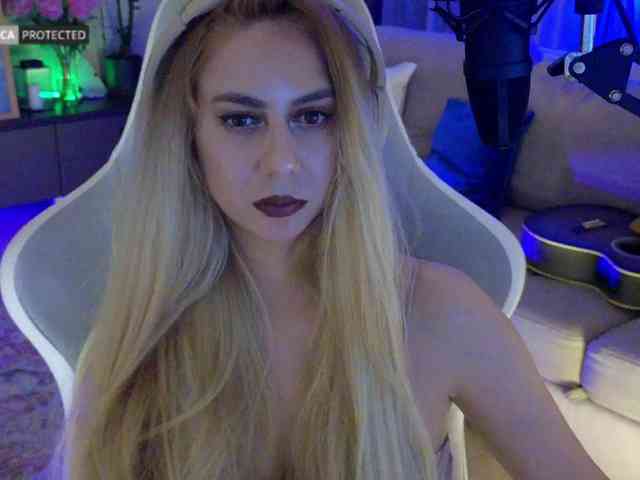 -Light-Fury- Live Webcam on BongaCams