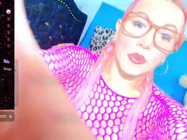 HonneyBunny1 live cam on BongaCams