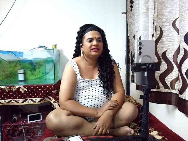 INDIANSISSYCHUBBY Sex Cam Show