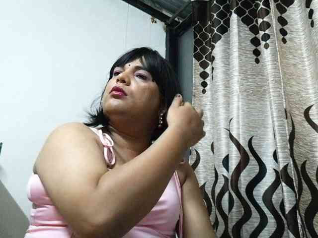 INDIANSISSYCHUBBY Sex Cam Show