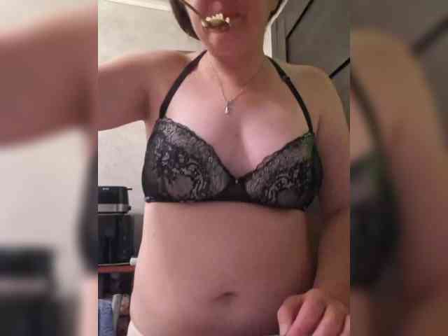 SonyaManya webcam