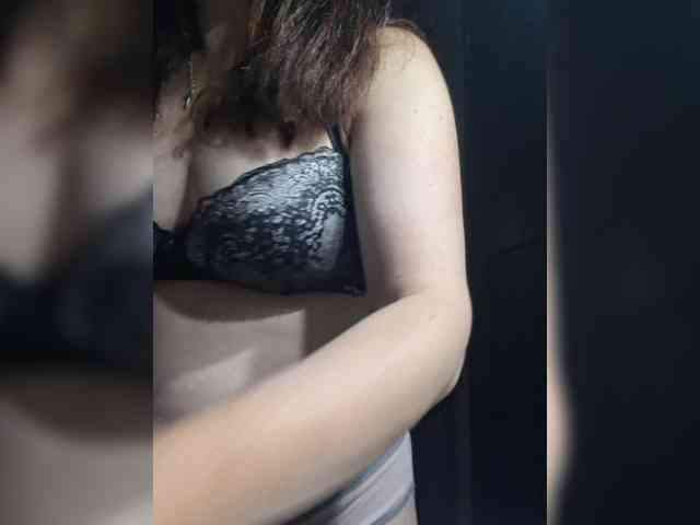 SonyaManya webcam