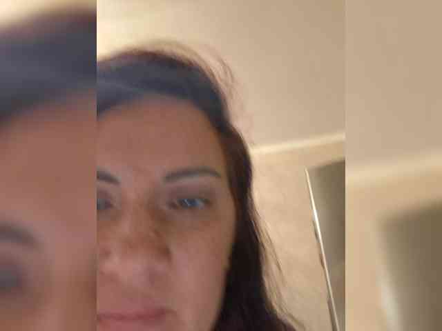 SonyaManya webcam