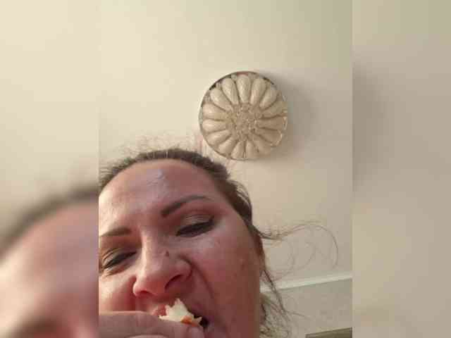 SonyaManya webcam