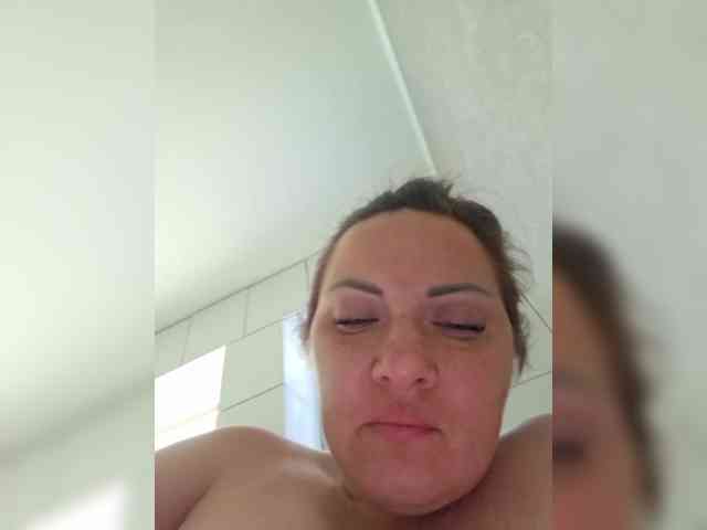 SonyaManya webcam