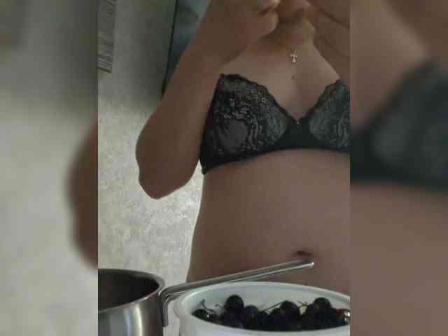 SonyaManya webcam