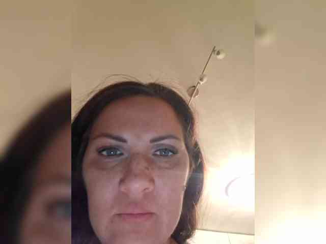 SonyaManya webcam