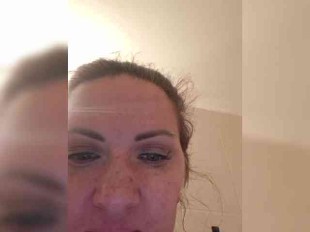 SonyaManya webcam