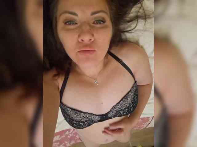 SonyaManya webcam