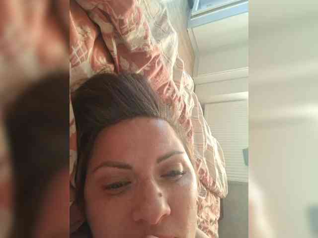 SonyaManya webcam