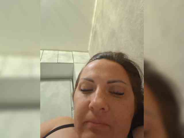 SonyaManya webcam