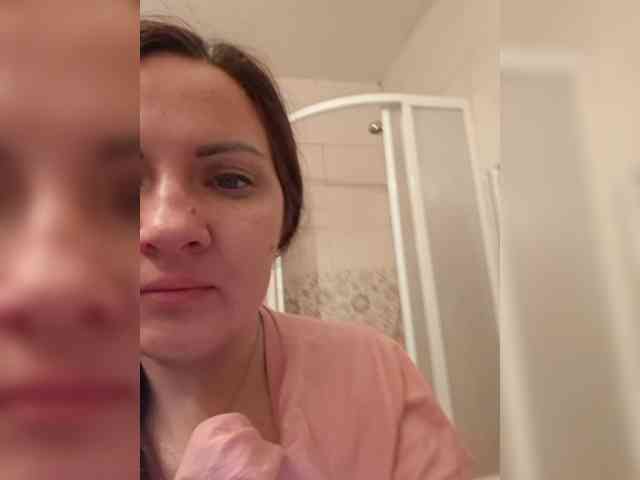 SonyaManya webcam