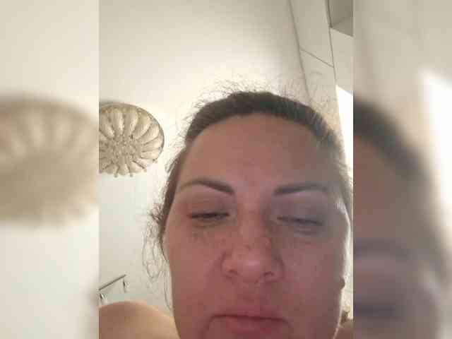 SonyaManya webcam