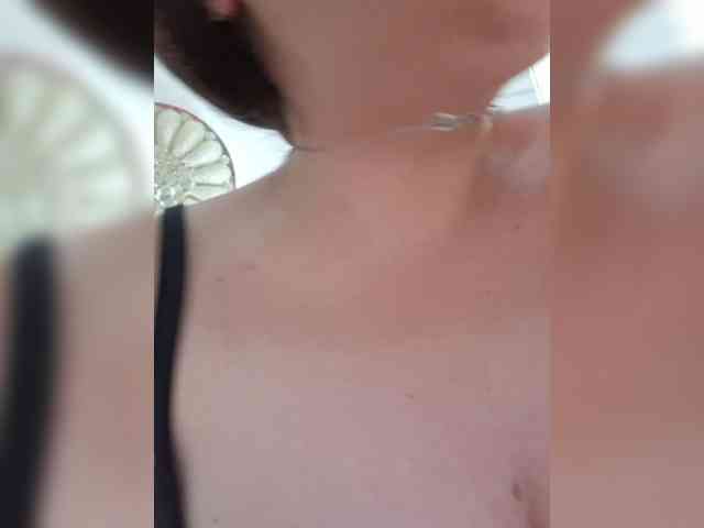 SonyaManya webcam