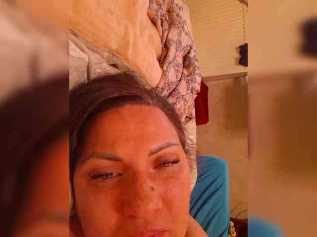 SonyaManya webcam