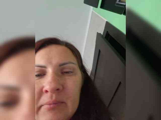 SonyaManya webcam