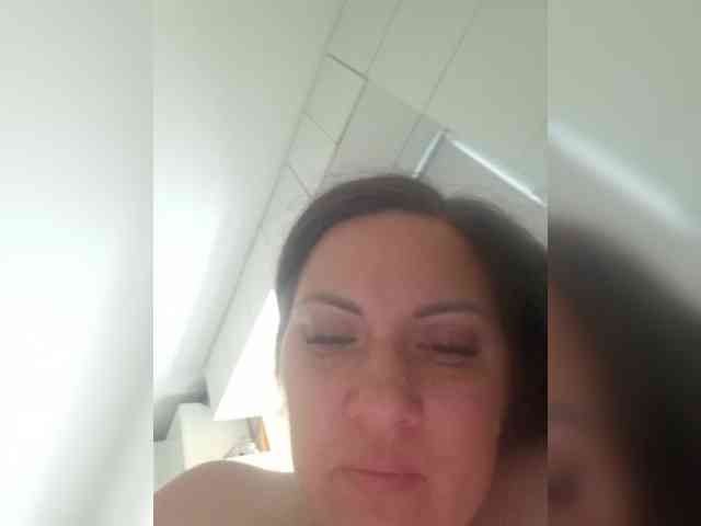 SonyaManya webcam