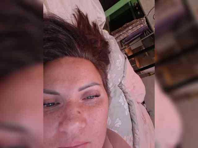 SonyaManya webcam